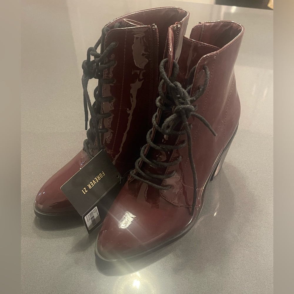 NWT: Forever 21 - Heel Booties in Burgundy | Size 7